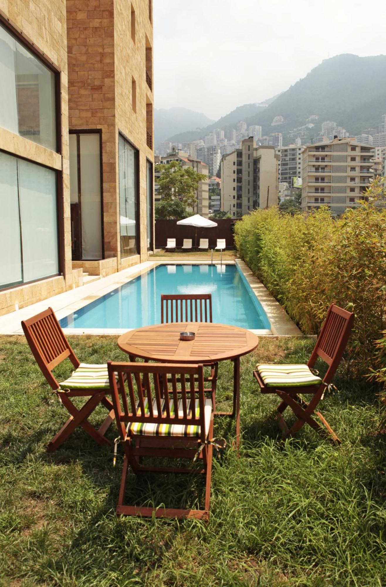 Reston Hotel Jounieh Buitenkant foto